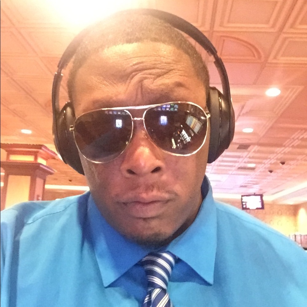 Meet your Posher, Robert